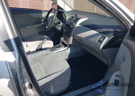 2011 Toyota Corolla Le z USA, uszkodzony, nr VIN JTDBU4EE6B9164313